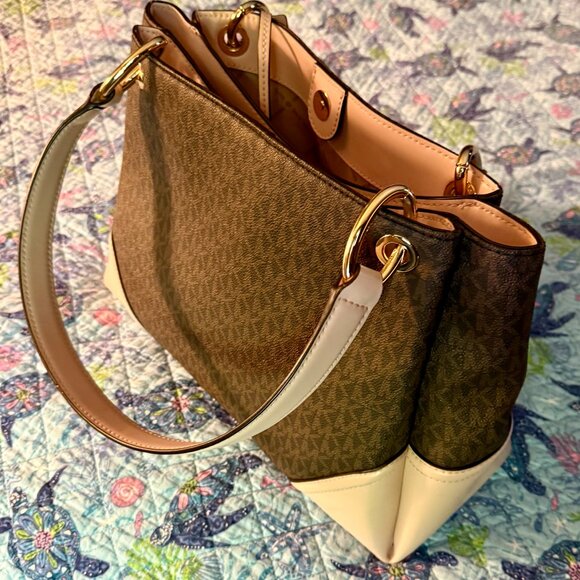 Michael Kors Blush color shoulder bag - Picture 4 of 9